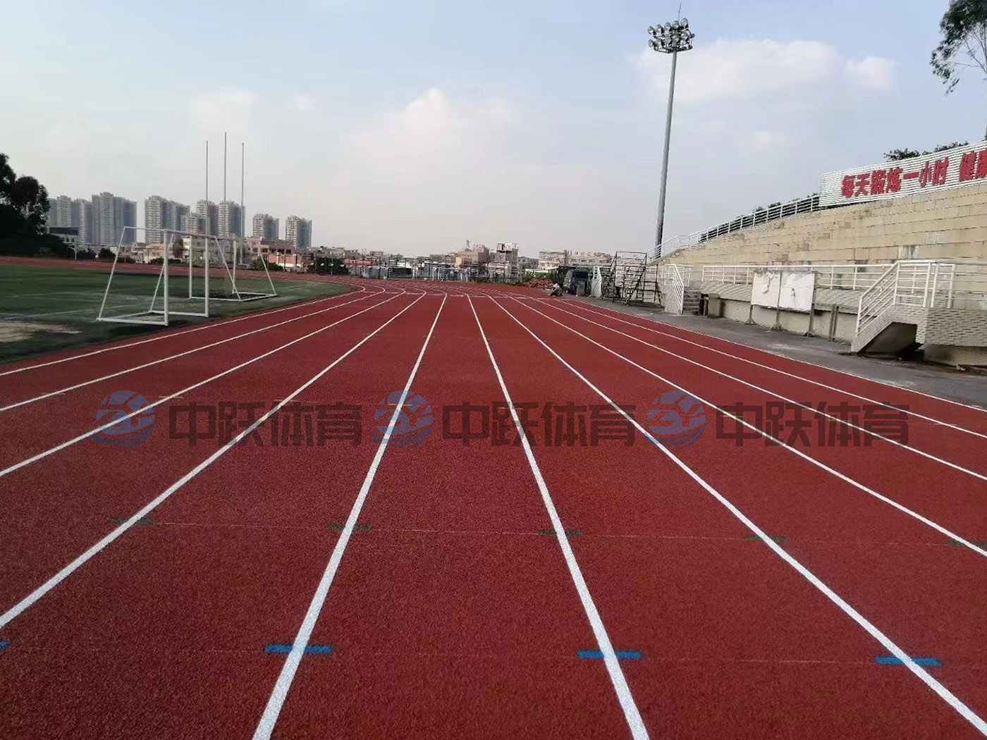 全塑型塑胶跑道 (7).jpg