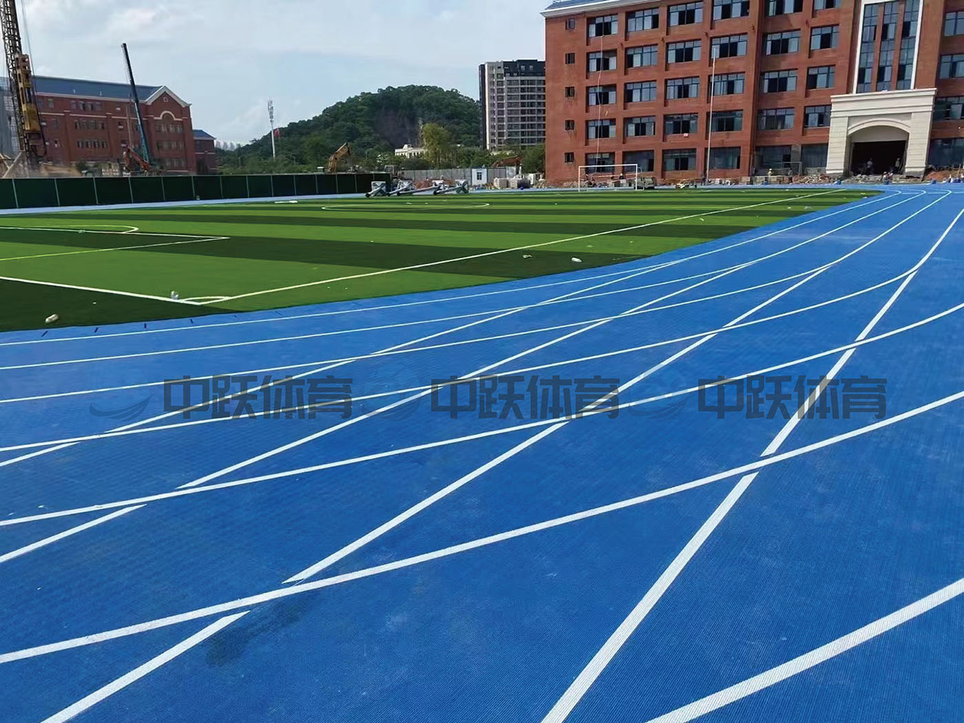 预制型塑胶跑道3.jpg